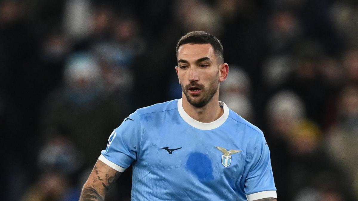 Una pazza Lazio batte 3-2 il Genoa con un rigore al 100'. Nel 1° tempo non era successo nulla
