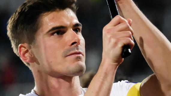 Crotone al lavoro sul mercato, vicino Berra dal Benevento