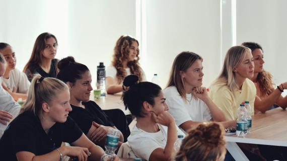 'Beyond: oltre il calcio'. Il Como Women lancia un'innovativa iniziativa dedicata alle calciatrici