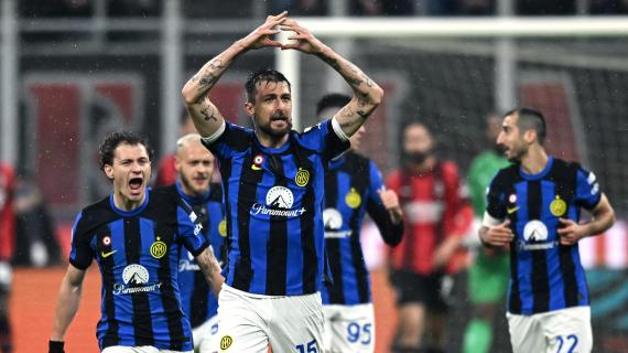 Il gol di Acerbi sa di scudetto: Inter a 45' dal tricolore. 1-0 sul Milan all'intervallo