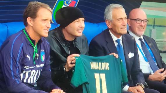 FOTO - Italia, Mancini invita Mihajlovic: ecco la maglia speciale n.11