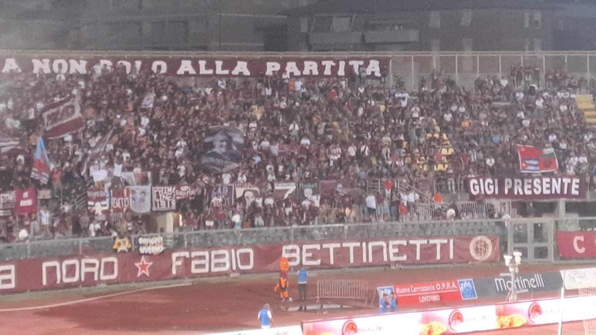 Spezia-Livorno senza tifosi ospiti: la Prefettura dispone il divieto di trasferta