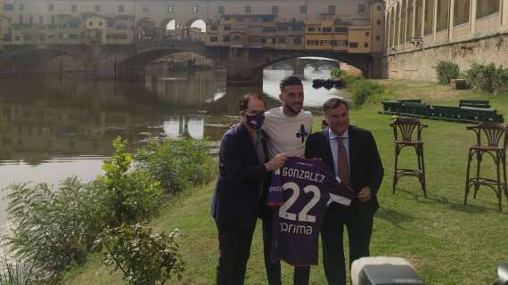 Fiorentina, Barone presenta Nico Gonzalez: "Giornata storica, preso un campione"