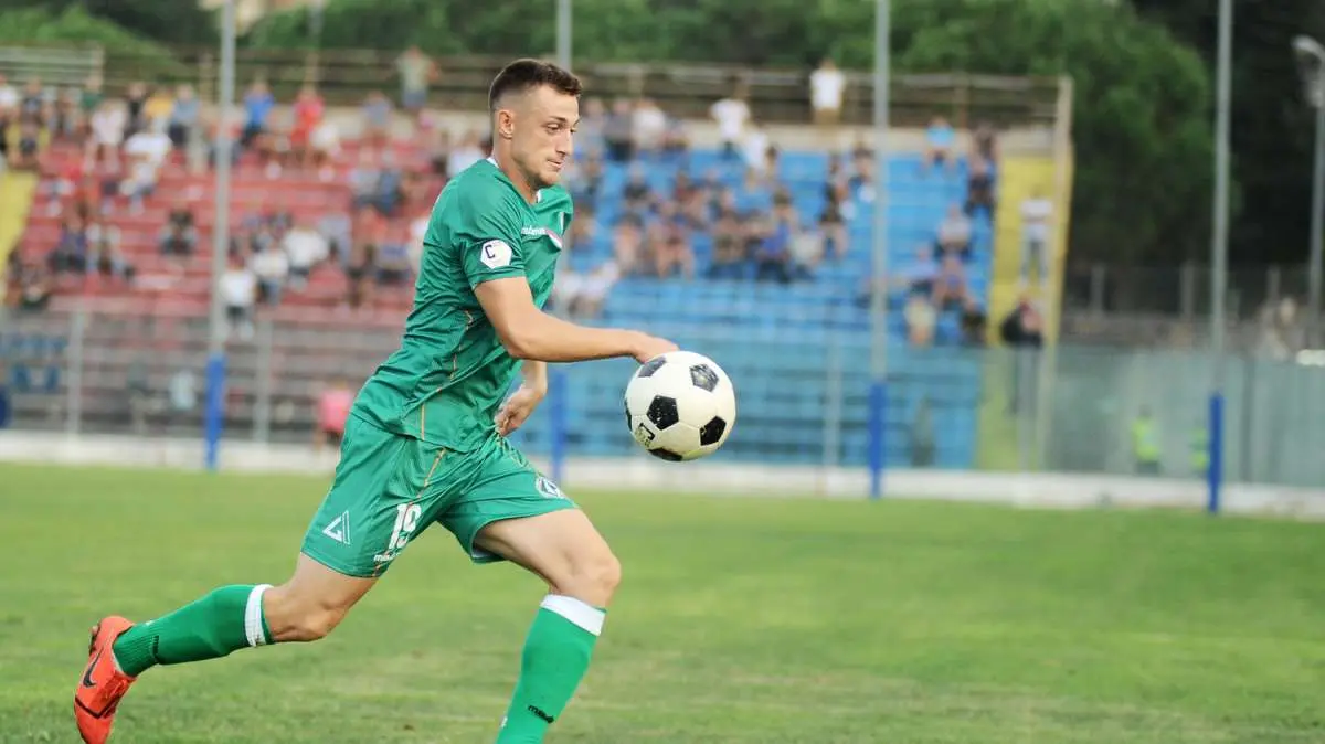 Reggina, arriva Micovschi dal Genoa. Il suo agente posta la firma del contratto sui social