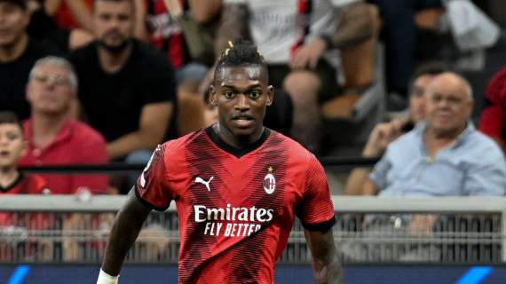 Leao si riprende subito San Siro: il Milan sblocca all'8', dormita difensiva del Verona