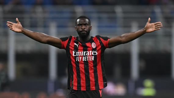 Anche Tomori potrebbe lasciare il Milan per la Premier League. C'è la fila per averlo