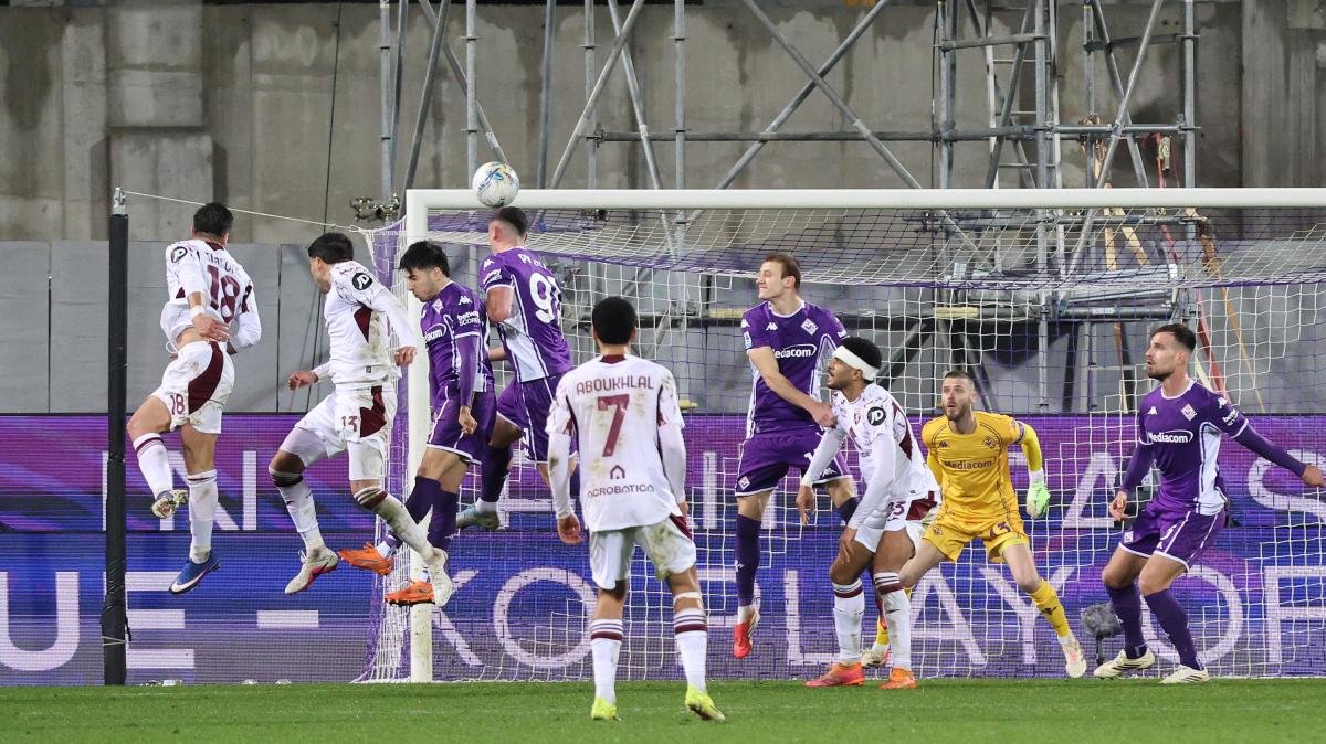 Maripan acciuffa la Fiorentina al 94' per il 2-2. La Stampa titola: "Il Toro lotta fino all'ultimo"