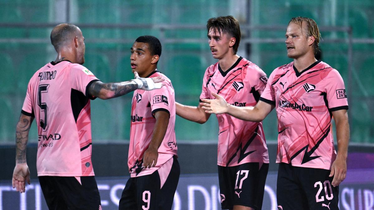 A Palermo succede tutto nel primo tempo: rosanero avanti, tonfo Lecce. Finisce 2-0