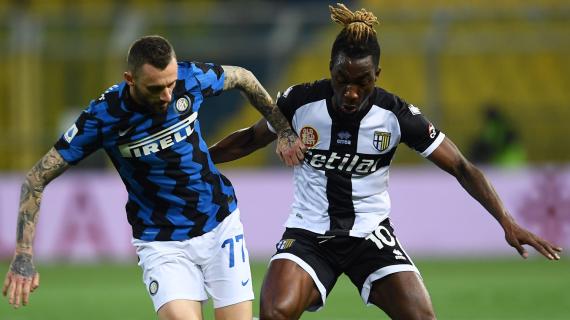 Polveri bagnate tra Parma e Inter dopo 45': per i nerazzurri in evidenza il solito Hakimi