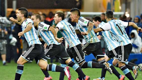 Argentina, Martinez re per una notte: fra rigori parati e show per innervosire gli avversari