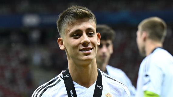 Messi o Cristiano Ronaldo? Ozil dribbla le polemiche: "Arda Guler" 