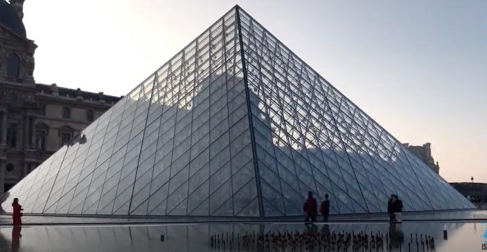 Furto al Louvre, 4 persone arrestate prima di entrare allo stadio per Paris FC-Lione