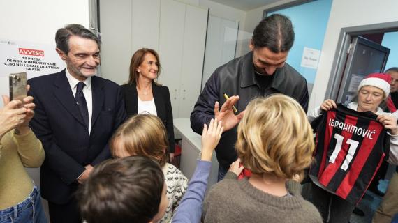 Attilio Fontana e Ibrahimovic all'ospedale Buzzi consegnano regali ai bambini