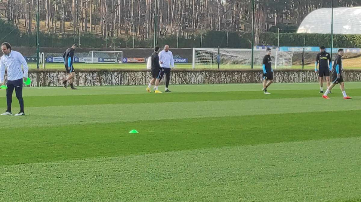 TMW - Inter, rifinitura sotto gli occhi di Zanetti: le immagini da Appiano in vista del Porto