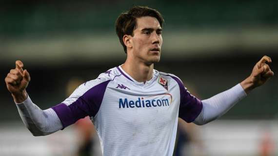 Fiorentina, Vlahovic risponde a un tifoso sul rinnovo: "Quando me lo offrono, firmo"