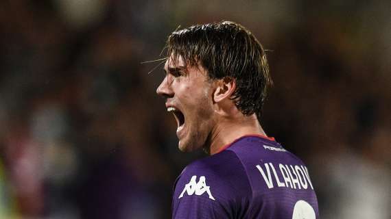 Fiorentina, Vlahovic: "Mai chiesto di andare via. Tante offerte, ma felice di restare"