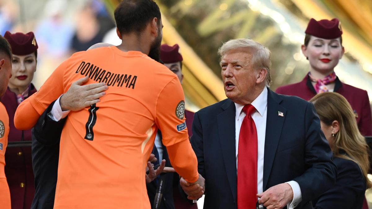 Trump incontra Mansour al vertice per il cessate il fuoco: "Brav'uomo, e ha cash illimitati!"