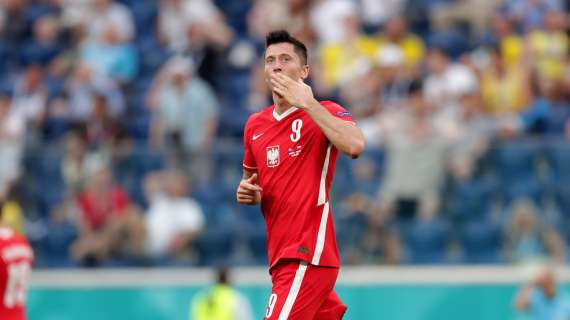 Barcellona, in arrivo altri soldi per l'assalto a Lewandowski. E l'agente chiama Laporta