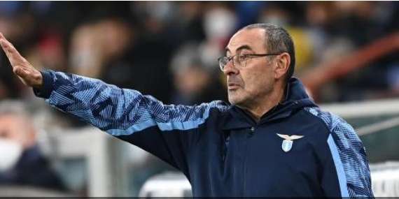 Lazio, Sarri: "Il terzino sinistro non lo scelgo io. C'è chi fa questo di lavoro"