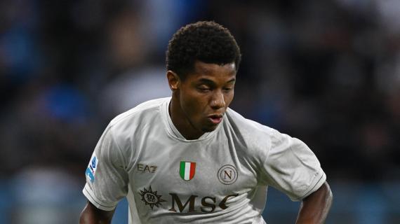 Napoli, infortunio per David Neres: il brasiliano salta il Cagliari per un problema muscolare