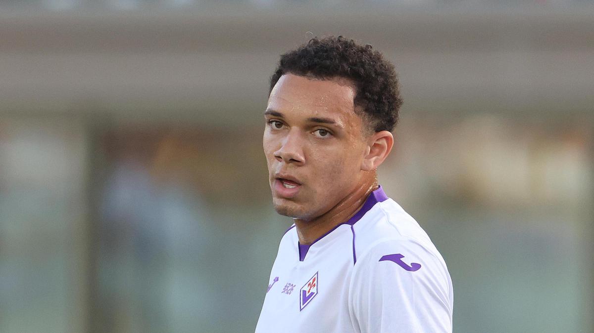 La Fiorentina fa 100 anni. Viery: "Un onore indossare questa maglia in una data così importante"
