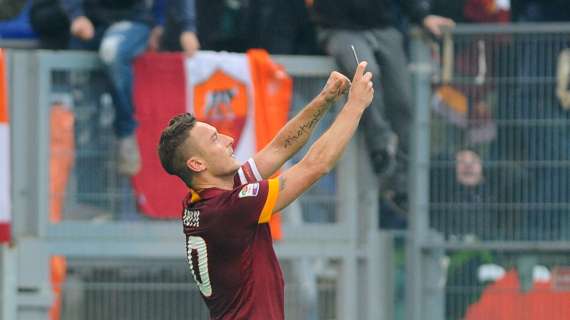 11 gennaio 2015, Totti batte i record di reti nel derby. Ed esulta facendosi un selfie