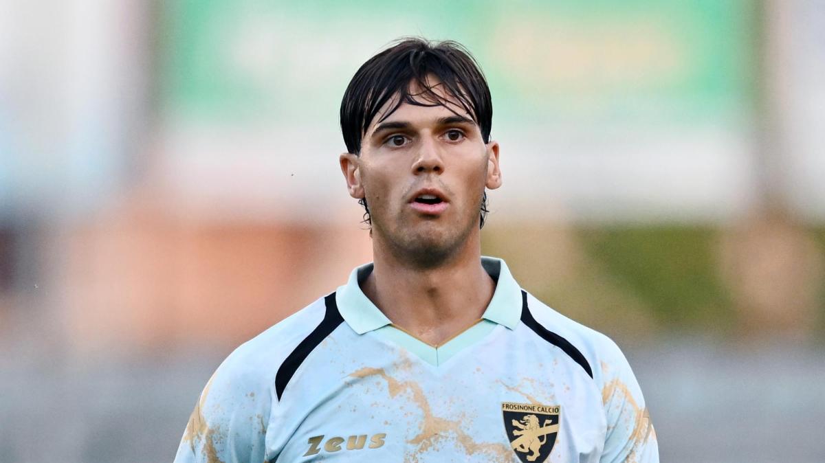 Cesena, il rinforzo per la difesa arriva dal Frosinone: formalizzato il prestito di Gelli