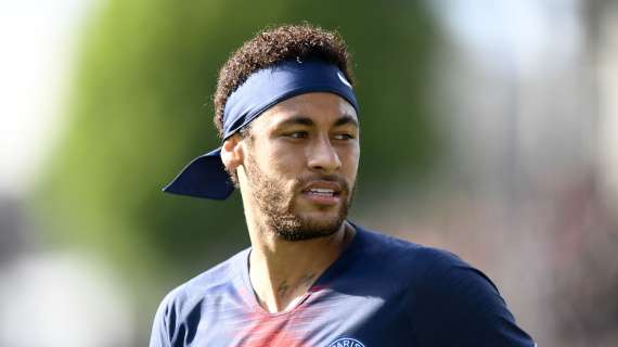 Neymar e il vizio del rosso: quella di oggi è la terza espulsione nelle ultime 14 partite di Ligue1