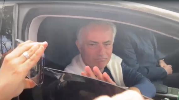 Roma, Mourinho lascia Trigoria senza rilasciare dichiarazioni: troppa la delusione