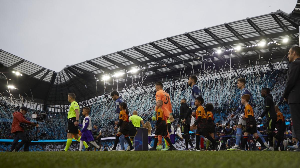 10 agosto 2003, viene inaugurato Eastlands. È il nuovo stadio del Manchester City