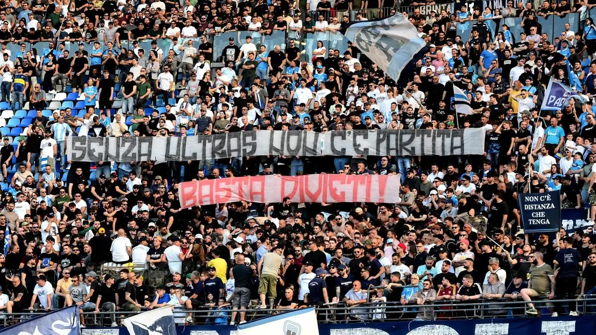 Il Napoli può essere convinto di Johan Manzambi. Ma non sarà l'unico club interessato