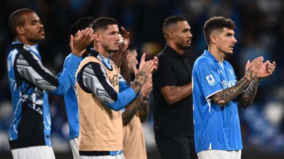 "Il Napoli frena in casa, l'Inter a un punto". Il Corriere della Sera apre sul duello scudetto