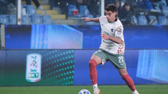 Benevento, tesserato Edoardo Pierozzi: il difensore ha firmato fino al giugno 2028