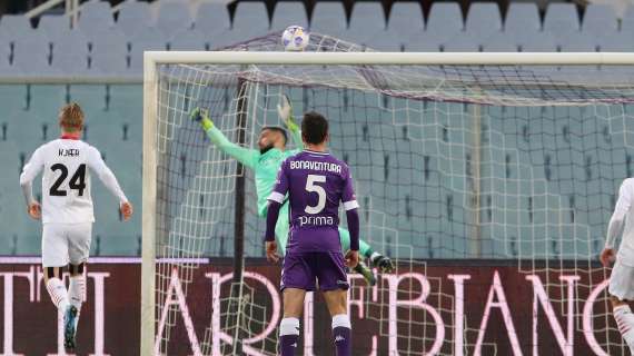Pulgar risponde a Ibrahimovic: 1-1 tra Fiorentina e Milan all'intervallo. Una traversa per parte