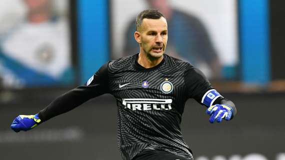 Inter, avanti con Handanovic tra i pali: ha firmato il rinnovo fino al 2022