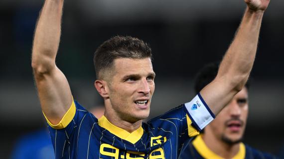 Il Verona la riprende contro il Como: pasticcio difensivo, ne approfitta Lazovic. È 1-1