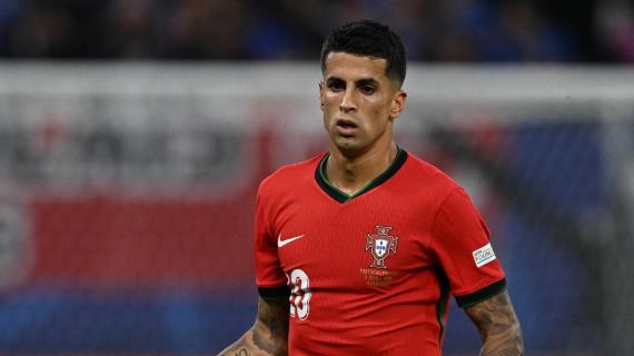 Al-Hilal, offerta al City per Cancelo. Così Abdulhamid potrebbe andare alla Roma