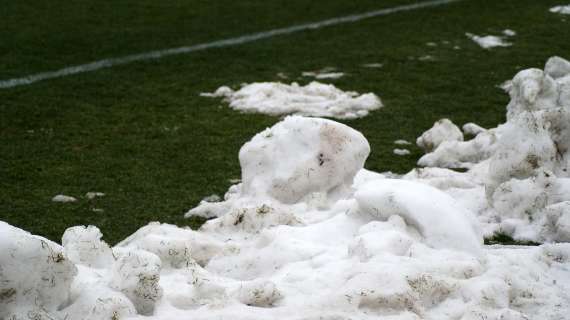 FOTO - Neve in Turchia: Sivasspor in campo in maglia bianca e giocatori invisibili