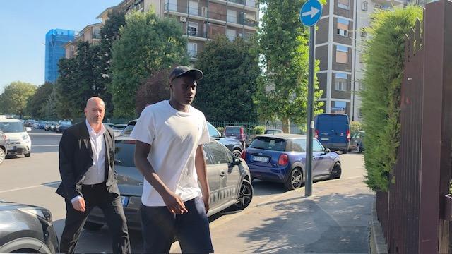 Milan, Diawara in sede per la firma: poi raggiungerà la squadra in Australia
