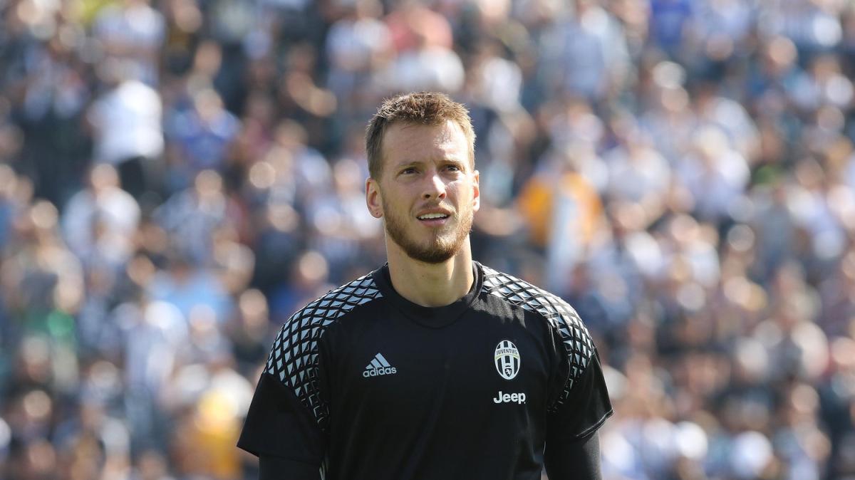 Juventus, manca sempre meno alla firma di Neto: il brasiliano sta svolgendo le visite