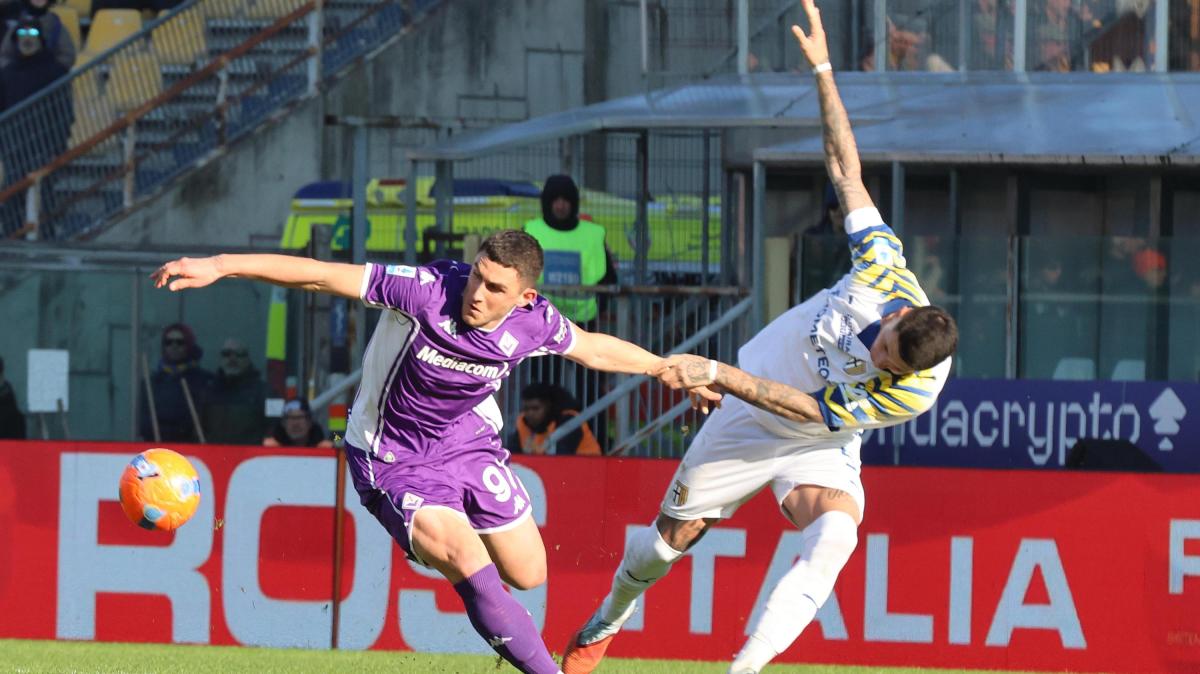 Ma quanto è facile 'perforare' la Fiorentina. Scarso contributo panchina per viola e Parma
