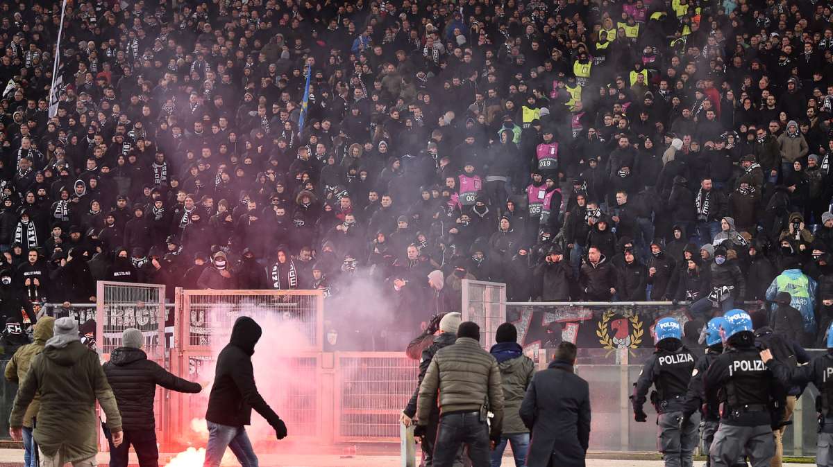 Corriere dello Sport: "Caos Ultras, stretta del Viminale contro i violenti"