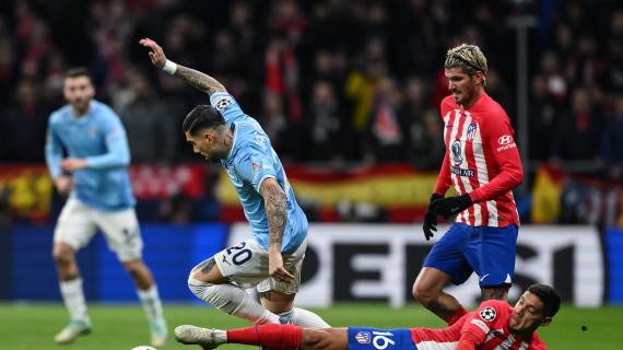 Lazio sotto di un gol in casa dell'Atletico Madrid al 45'. Deve vincere se vuole arrivare prima