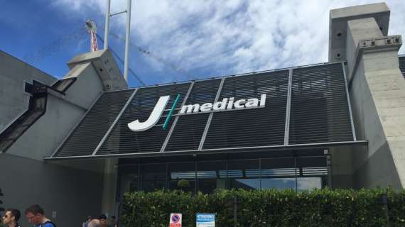 TMW - Juventus, visite per Marley Aké al J Medical: le immagini con l'arrivo del francese