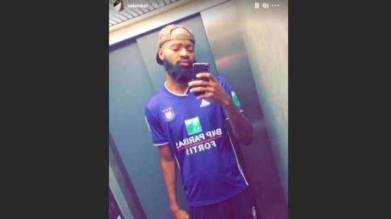 Zè provoca l'Anversa: imbratta i muri e si presenta all'allenamento con la maglia dell'Anderlecht