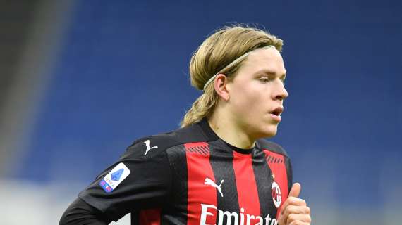 Kicker - Wolfsburg, summit con l'agente di Hauge: l'ala del Milan è un obiettivo