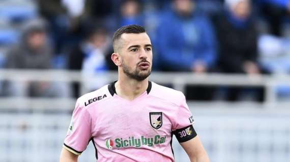 Serie B, il Palermo espugna Benevento con Nestorovski e Puscas