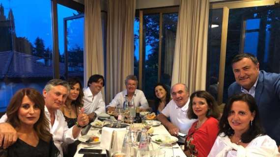 FOTO - La dirigenza della Fiorentina a cena: primo scatto tutti assieme