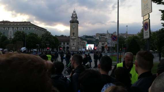 TMW - Maxi schermo a Bergamo: 5000 atalantini in Piazza Vittorio Veneto