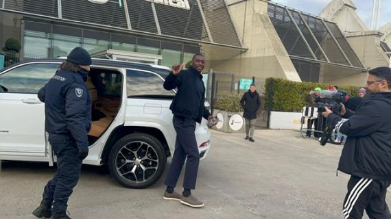 Juventus, prima giornata bianconera per Kolo Muani: le immagini dell'arrivo al J Medical